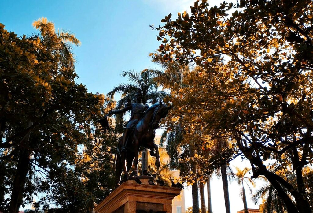 Cartagena Colombia plaza square budget travel equestrian statue